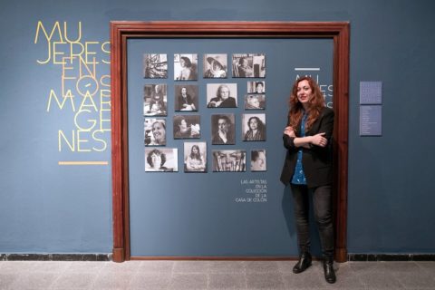 Yolanda Peralta en una exposición en la Casa Colón. Foto: PULL.