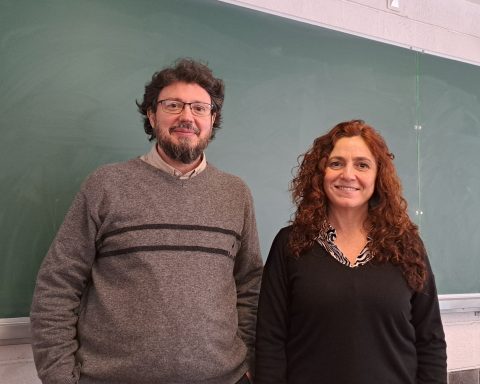Joaquín Sánchez Lara y Lidia Fernández Rodríguez impartieron una charla dirigida a alumnado especializado en Matemáticas