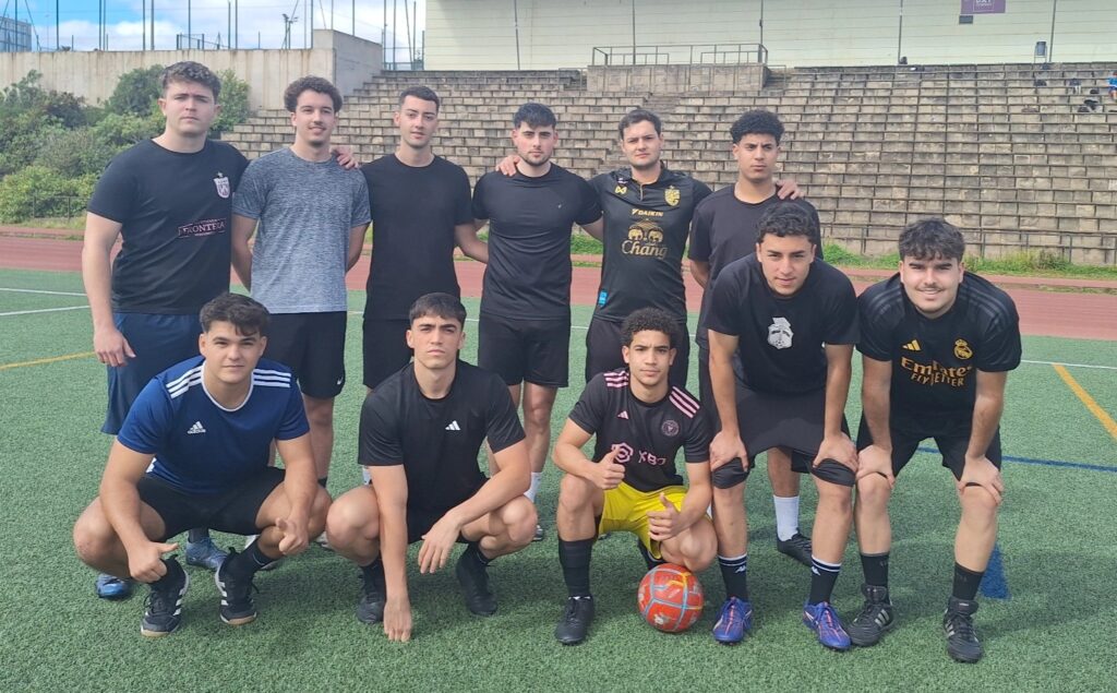 Plantilla de Ingeniería en Trofeo Rector Fútbol 11. Foto: D.Quesada