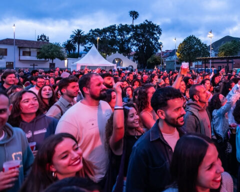 Actuación en vivo del festival. Foto: Soplo de Letras