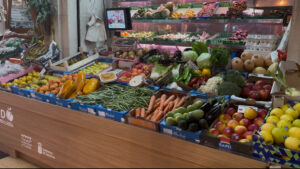 En el Mercado sigue habiendo puestos de toda la vida. Foto: P. Suárez