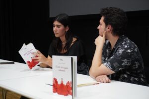 Virginia Reyes en un acto de presentación de su obra. Foto: D. García.