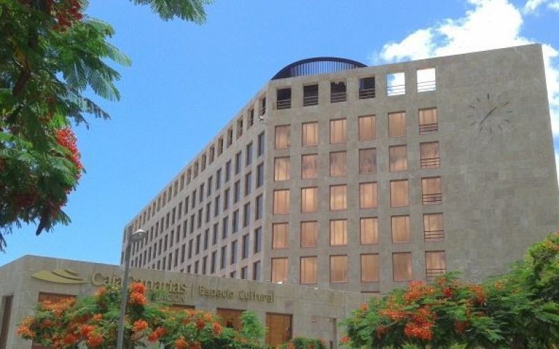 Antigua sede de CajaCanarias en Santa Cruz de Tenerife.