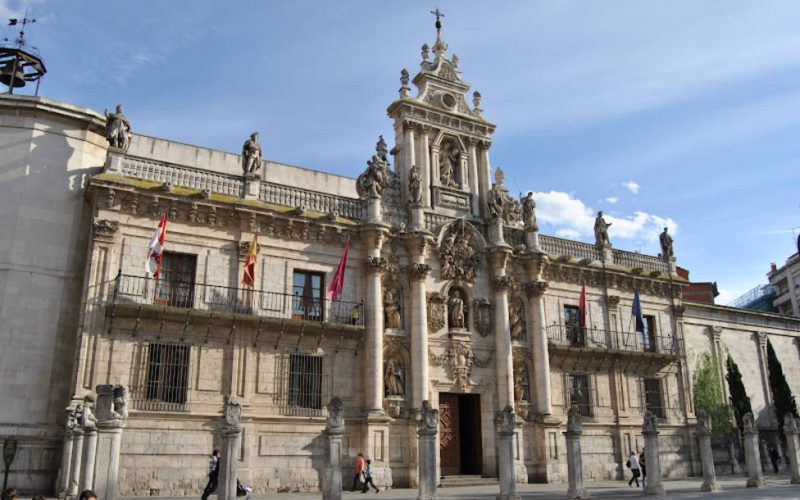 Fachada histórica de la Universidad de Valladolid