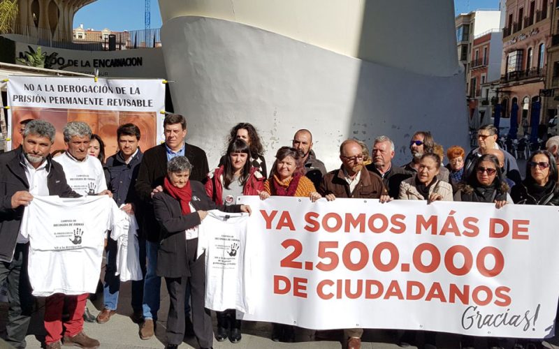 Una sociedad más segura, más justa y más solidaria; : https://www.sevillainfo.es/noticias-de-sevilla/los-sevillanos-se-vuelcan-la-derogacion-la-prision-permanente-revisable/