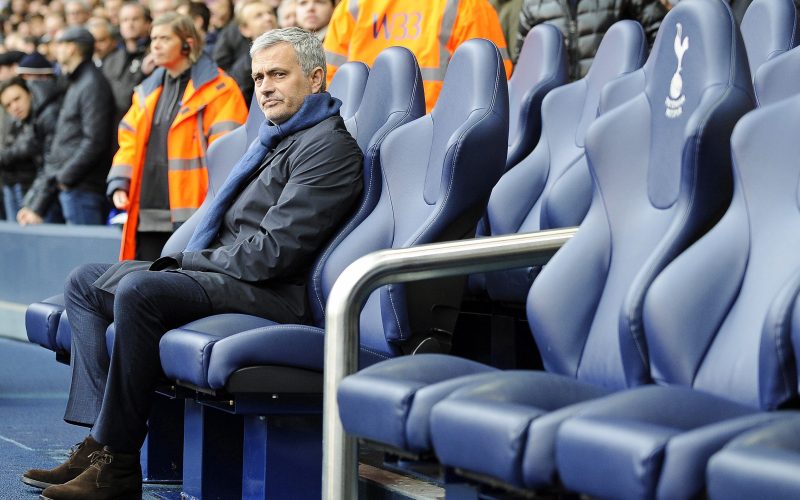 EL CHELSEA DESTITUYE A MOURINHO