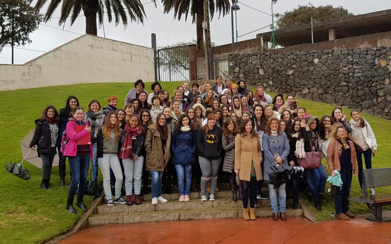 Día de la Mujer y la niña en la Cienca