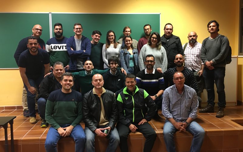 Participantes de la charla