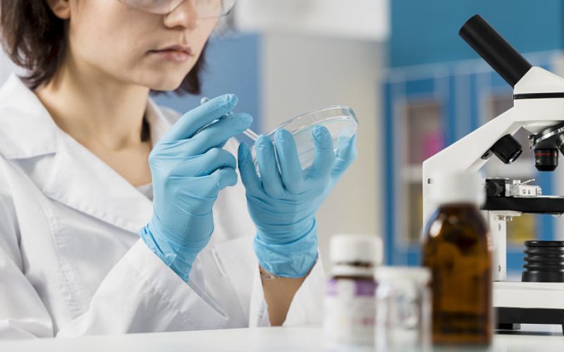 Mujer laboratorio