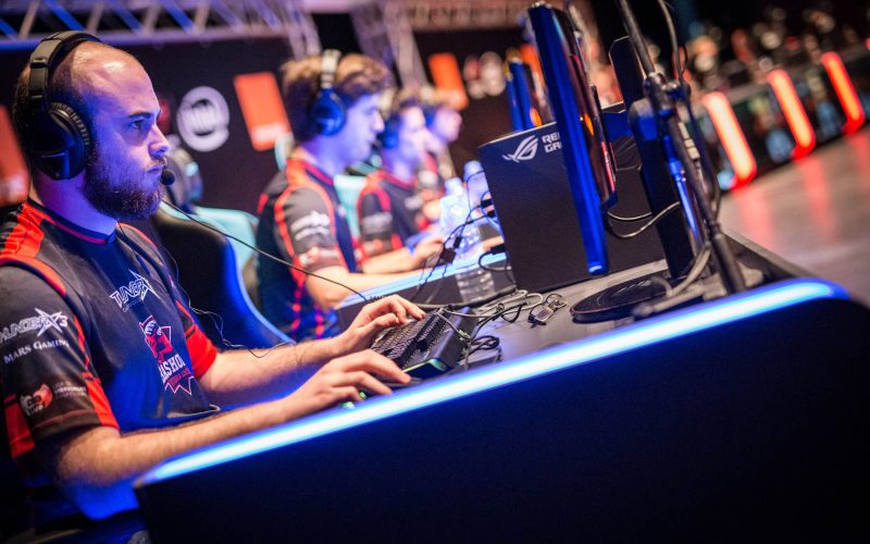 LoL eSports Superliga Orange
