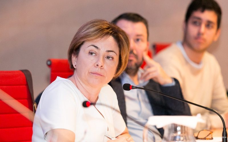 La rectora de la ULL, Rosa Aguilar, en un  claustro