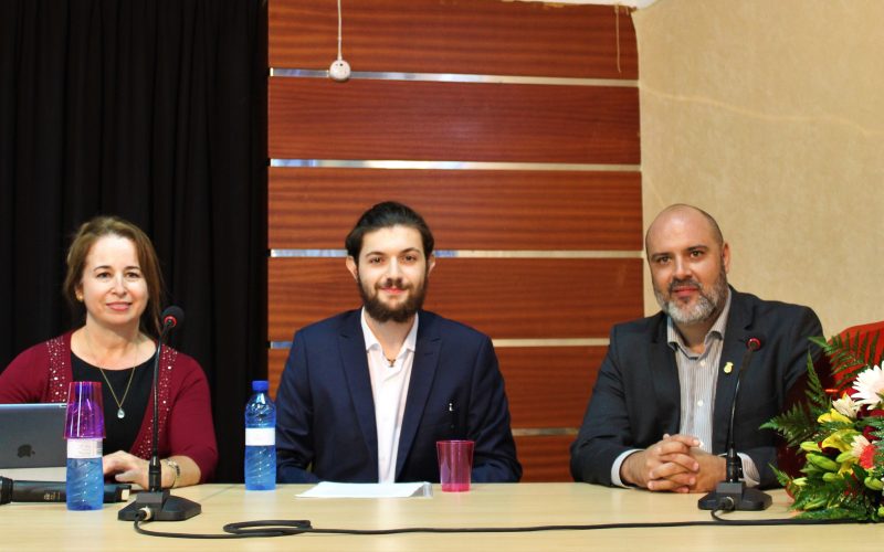 Alejandro Peraza presenta 'Las Gemas de Poder'