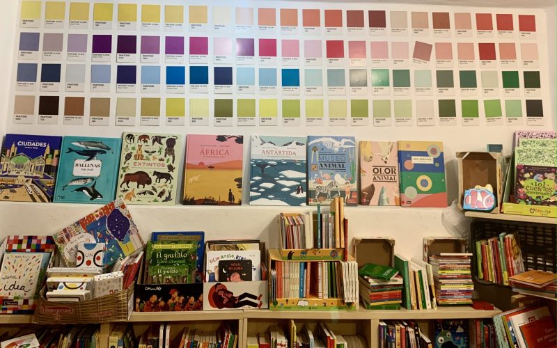 En la Librería de Mujeres también se realizan lecturas de libros en ambas secciones. Foto: P.H.C