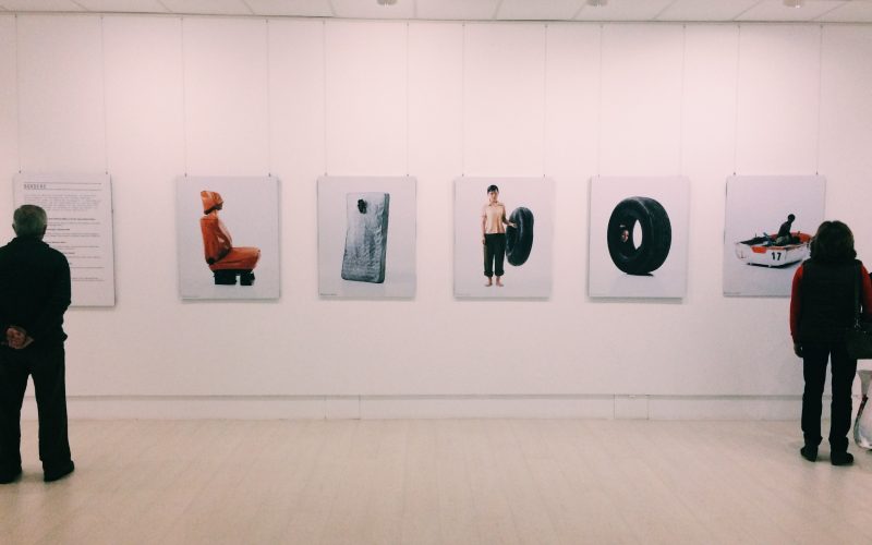 La exposición 'Somos Migrantes' en el Espacio Cultural CajaCanarias del Puerto de la Cruz.