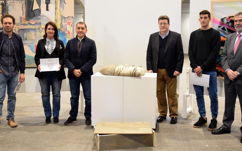 Elena Pérez González, primer premio de la Bienal Regional de Artes Plásticas Santa Cruz