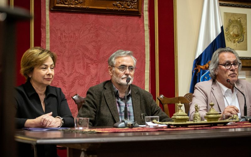 Rosa Aguilar, José Gómez Soliño y Guadalberto Hernández en la RSEAPT