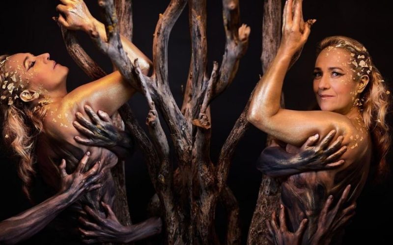La artista Fayna Pérez ha sido la autora de la pintura corporal de la portada. Foto: PULL.