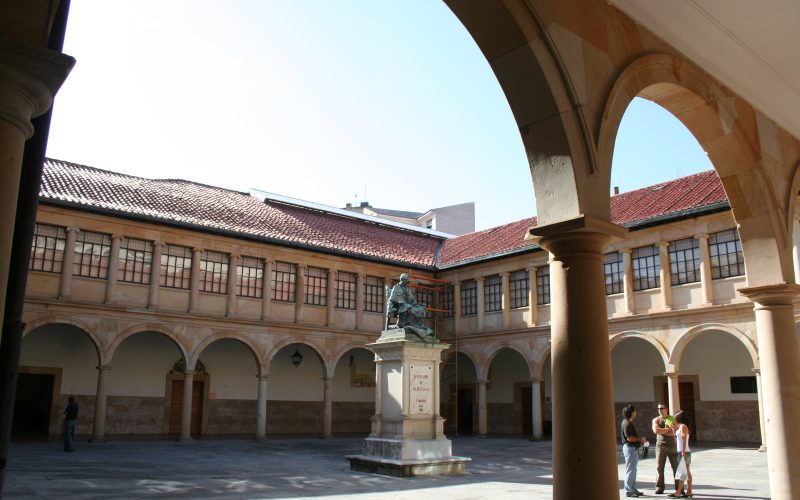 Claustro_Universidad_de_Oviedo_