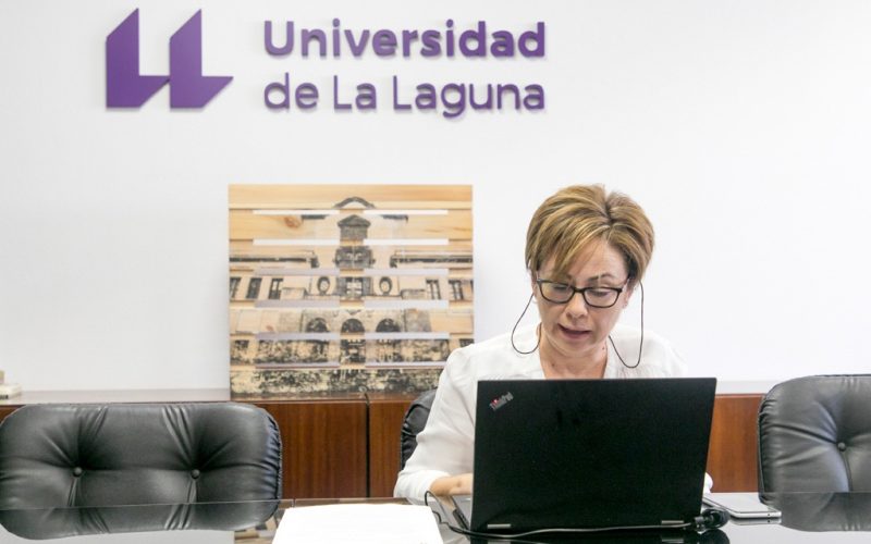 Rosa Aguilar, rectora de la ULL