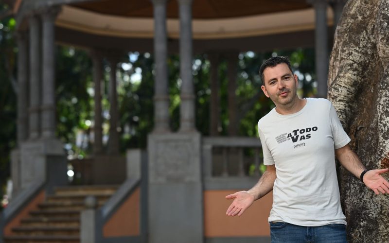 Cómico Darío López