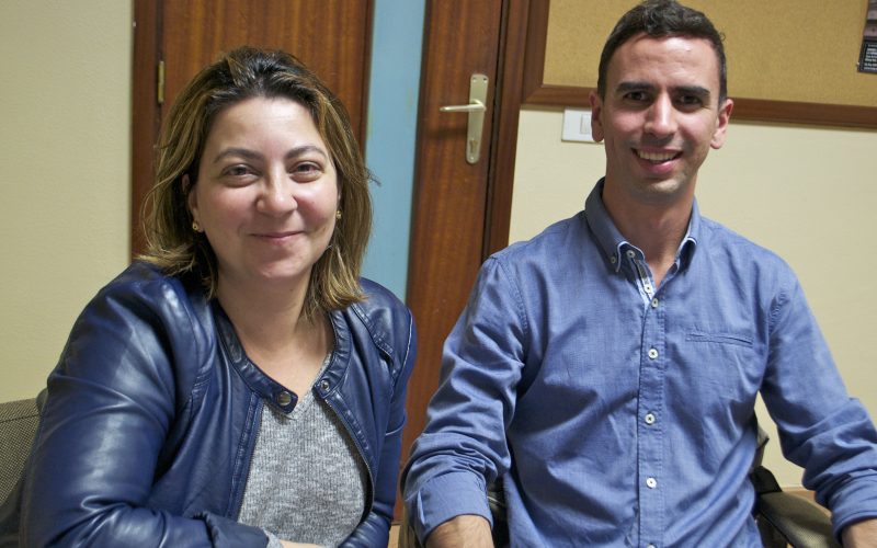 La profesora Norena Martín, junto al doctorando Raúl Rodríguez.