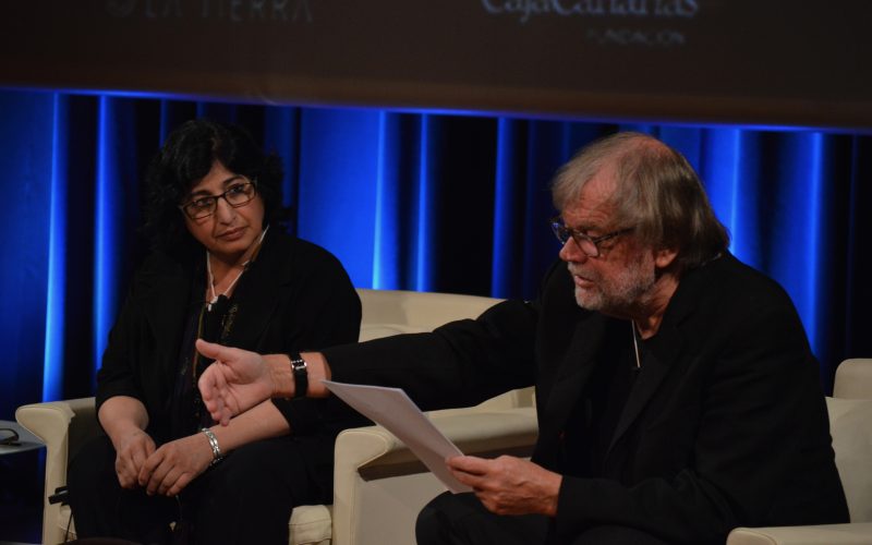 Jostein Gaarder y Nazanín Armanian