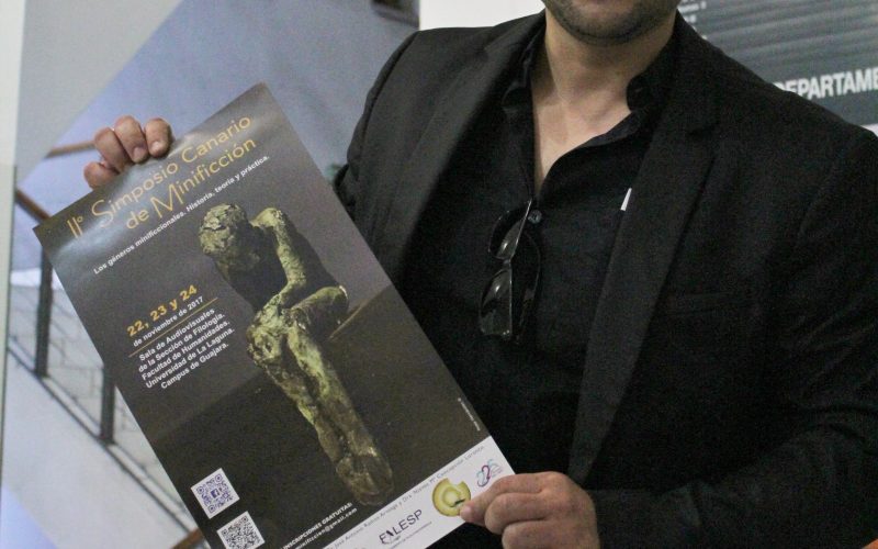 Darío Hernández, fundador y coordinador del Simposio Canario de Minificción. (Fotografía de Daniel Plasencia Cortés).
