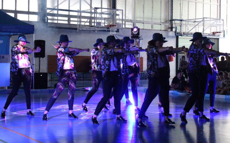 Ellas. campeonas del II Encuentro de Danzas Urbanas