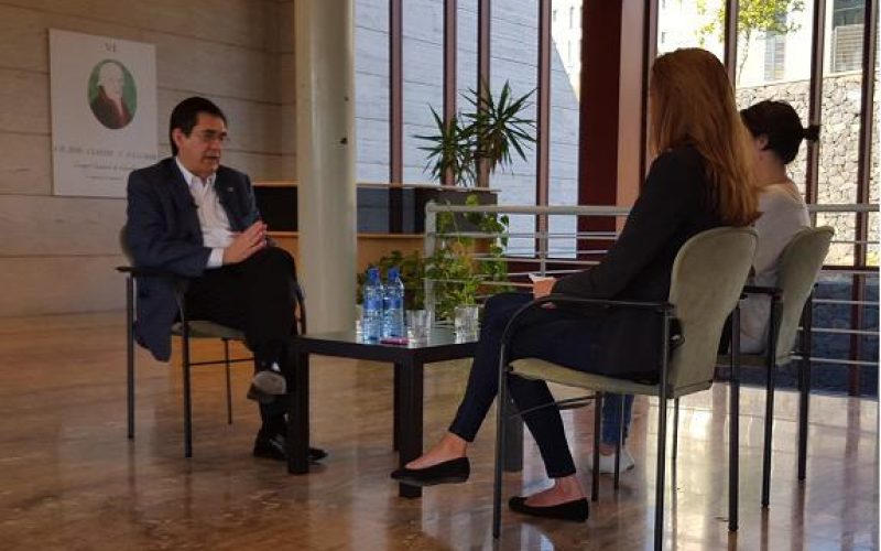 Entrevista al rector Antonio Martinón realizada por Periodismo ULL