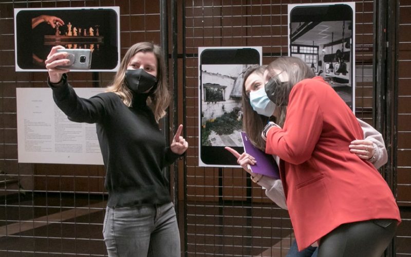 La ULL expone la obras de los concursos de relato breve y fotografía móvil