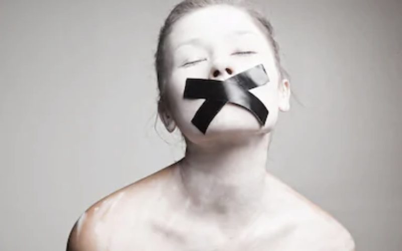 La crítica también es una forma de censura. Foto: PULL