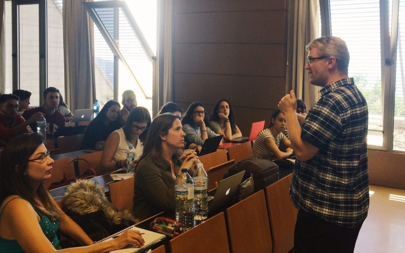 Robert Helan en la Pirámide de Periodismo.
