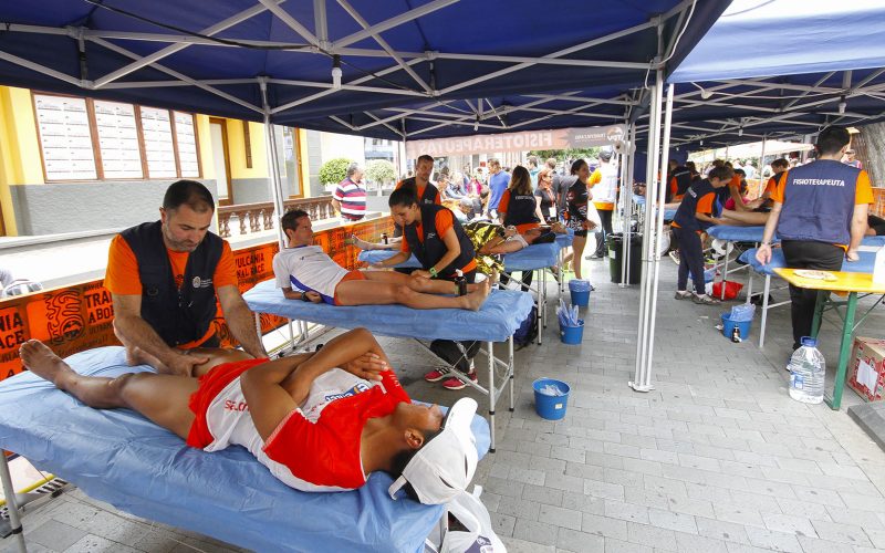 Dispositivo del Colegio Oficial de Fisioterapeutas de Canarias en la última Transvulcania de La Palma