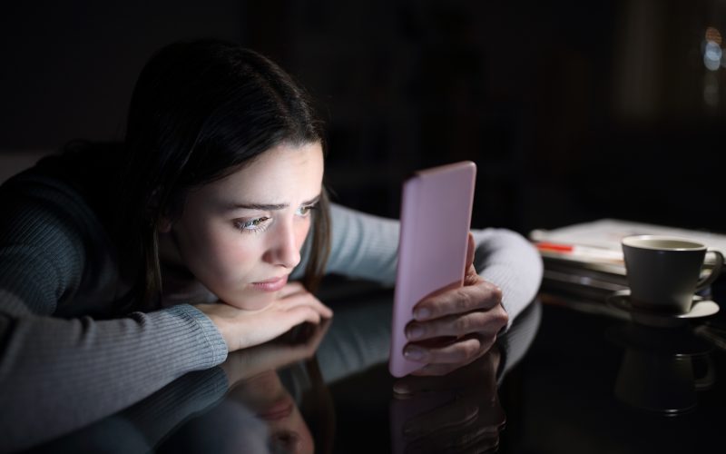 Periodismo acoge una charla sobre el peligro de las redes sociales