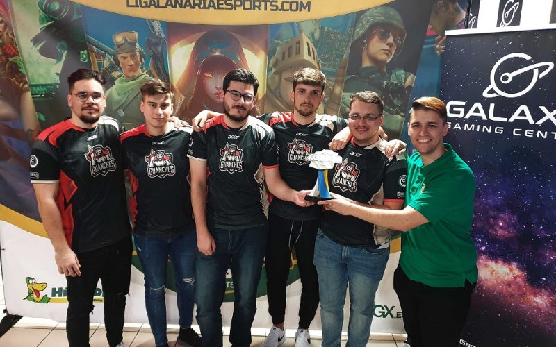 Liga Canaria de Esports HiperDino. Equipo ganador de 'League of Legends'.