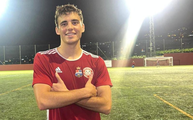 Javier Yanes, jugador del Club Deportivo Santa Úrsula