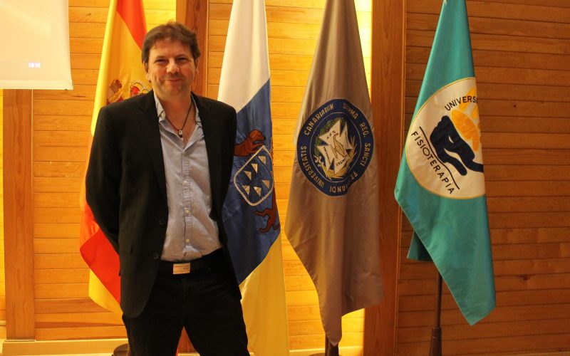 José Santiago González Campos, enfermero