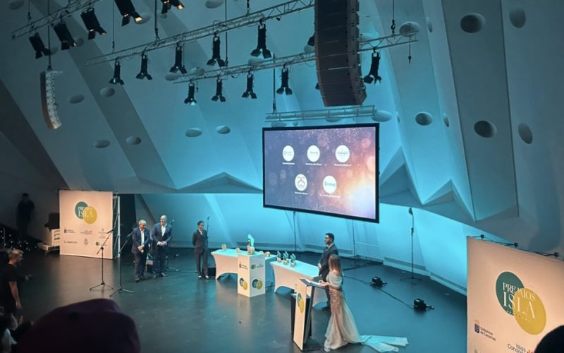Inicio de la gala de los Premios ISLA 2024 con una espectacular apertura.