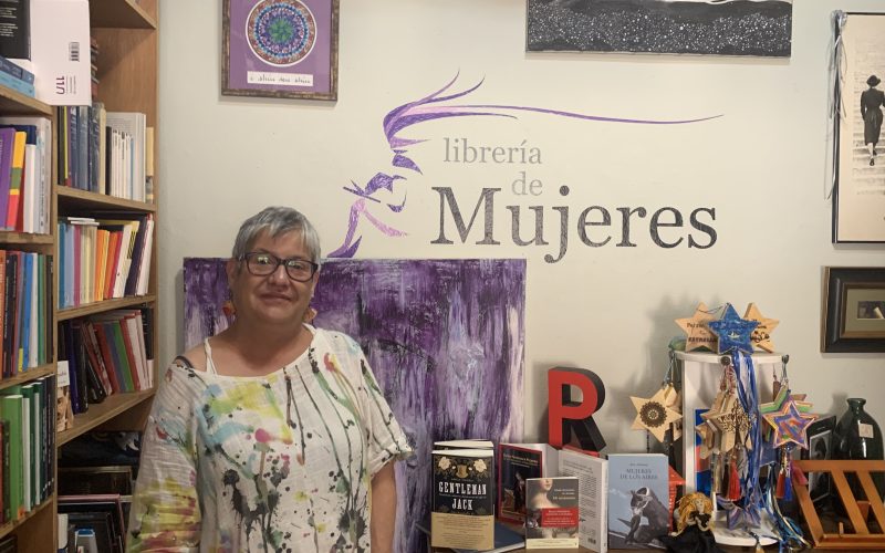 Izaskun Legarza, propietaria de la Librería de Mujeres de Tenerife