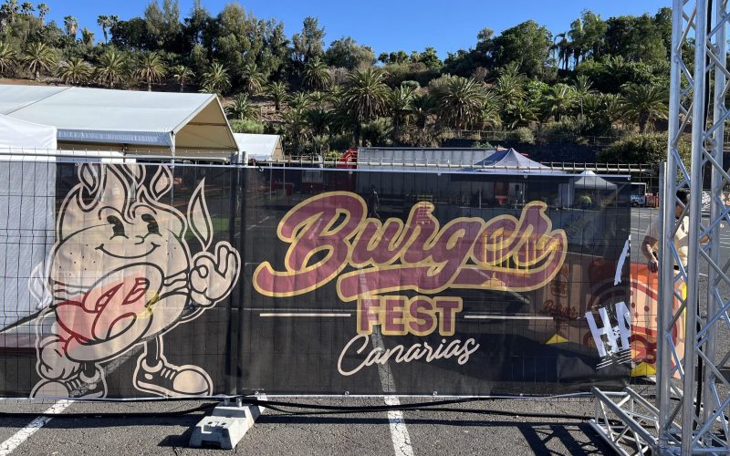 Acceso al `Burguer Fest´.