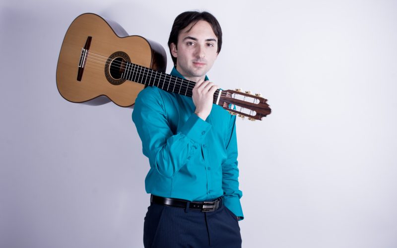 Luis Alejandro García, guitarrista y musicólogo.