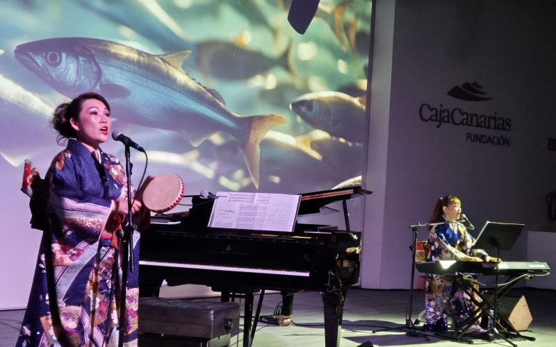 Morimoto Sisters durante su actuación(1)