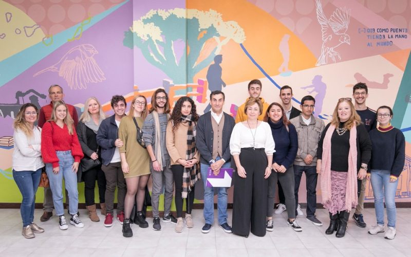 Estudiantes de Bellas Artes presentan un mural en el San Fernando