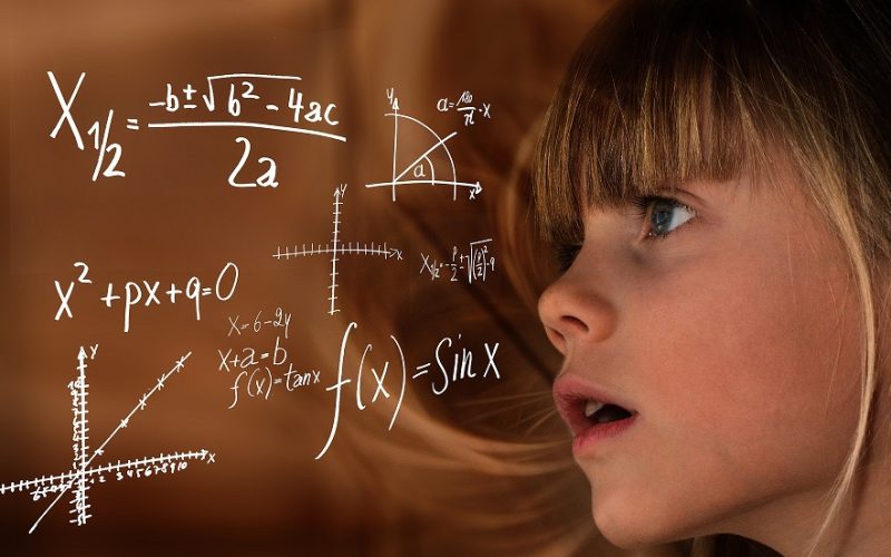 Más de un millar de estudiantes participan hoy viernes en 'Nosotras hacemos ciencia'