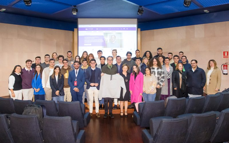 Reunion ministro alumnos 21
