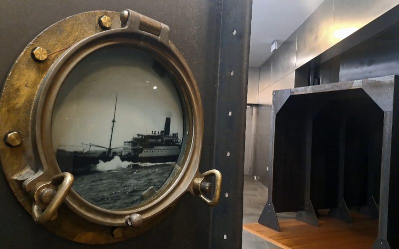 Muestra de un barco en el MUNA