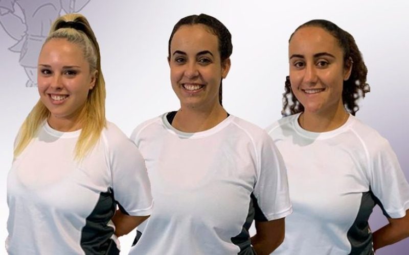 Minerva Hernández, Getsabel Galván e Issua Barbuzando, jugadoras del Club Balonmano Tacoronte Lecomar 13 de Mayo