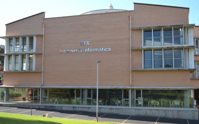 Escuela Superior de Ingeniería y Tecnología