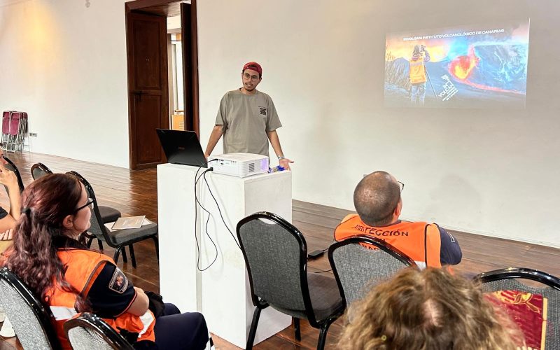 Charla de Involcan en Garachico