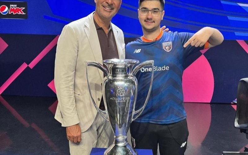 Ruud Gullit y Emre Yilmaz